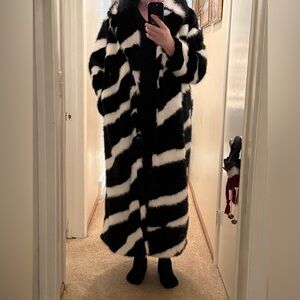 Mens 2X black & white faux fur coat